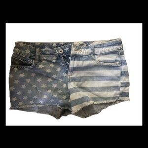 Arizona Jean Company Blue and White Star Stripe Shorts